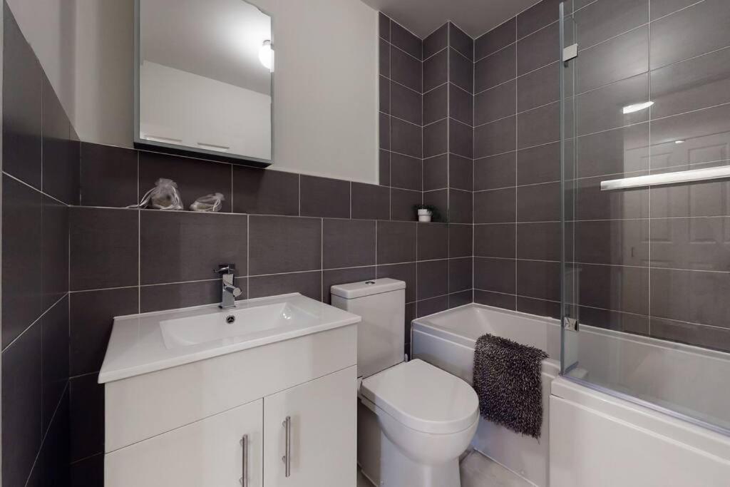 Lovely 2-Bedroom Flat Near Highgate London Exterior photo