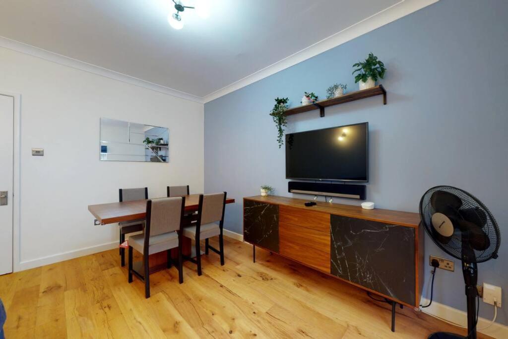 Lovely 2-Bedroom Flat Near Highgate London Exterior photo